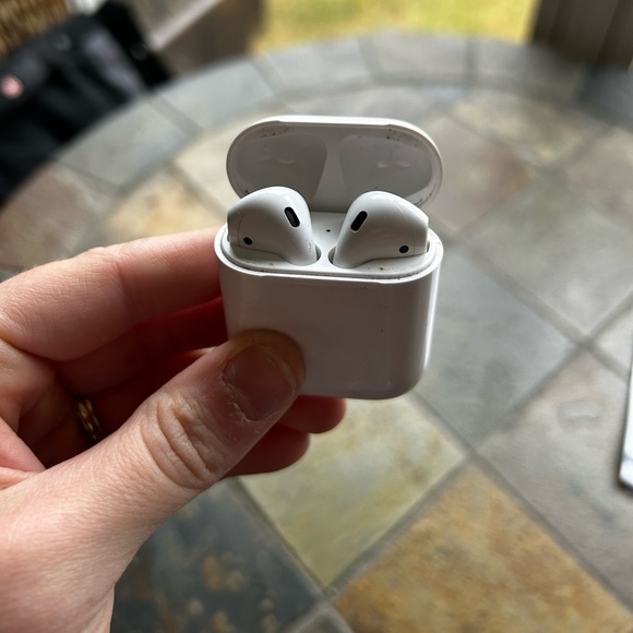 AirPods